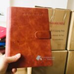 Sổ Lò Xo Nhét Da Pu Halliburton 15 sổ lò xo nhét da pu sanxuatsotay.com.vn (8)
