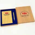 Bộ Quà Tặng Đại Hội In Logo Cao Cấp - Thân Thiện Môi Trường 2 Bộ Quà Tặng Đại Hội In Logo Sổ Tre + Bút Tre + Hộp Giấy introngdong (6)