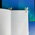 Sổ Tay Dán Gáy Bìa Da In Logo Full Viền Cạnh Sổ 9 Sổ bìa da in cạnh viền Sông Hồng ECO (10)